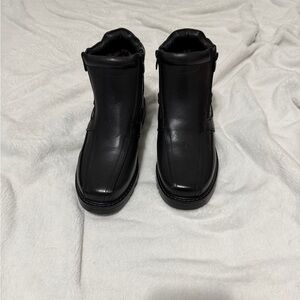 Elegant Black Leather Men's Boots